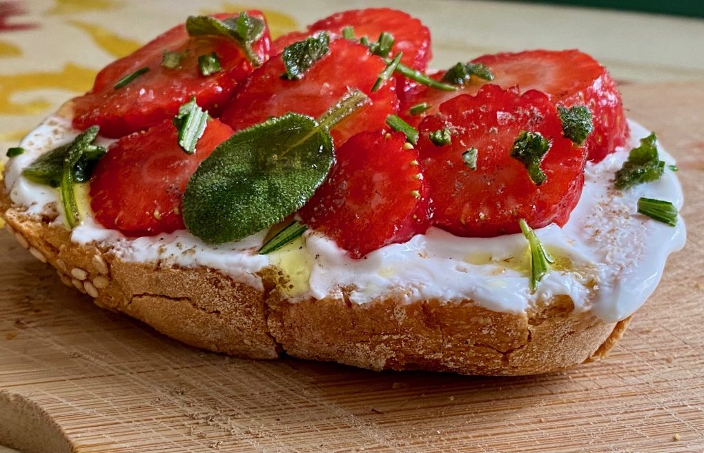 Savoury strawberry & Yoghurt Bruschetta